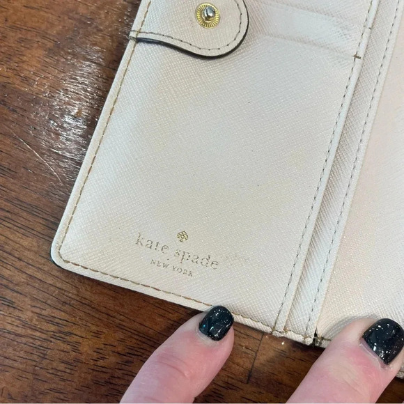 Kate Spade cream Laurel Way Stacy wallet - Picture 6 of 13